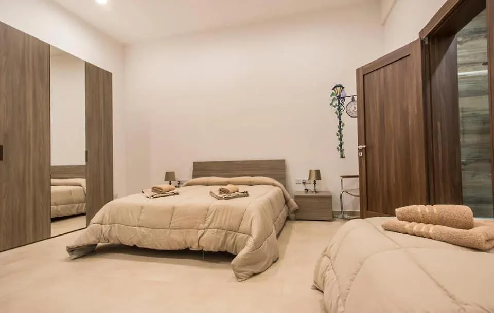 Bed & Breakfast Sliema Central Seafront O'Clock B&B Malta Malta