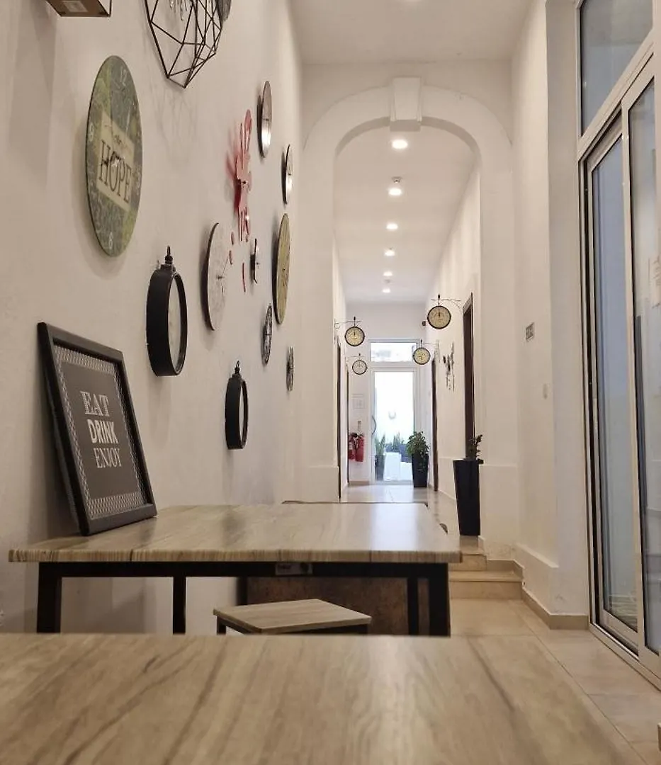 Sliema Central Seafront O'Clock B&B Malta