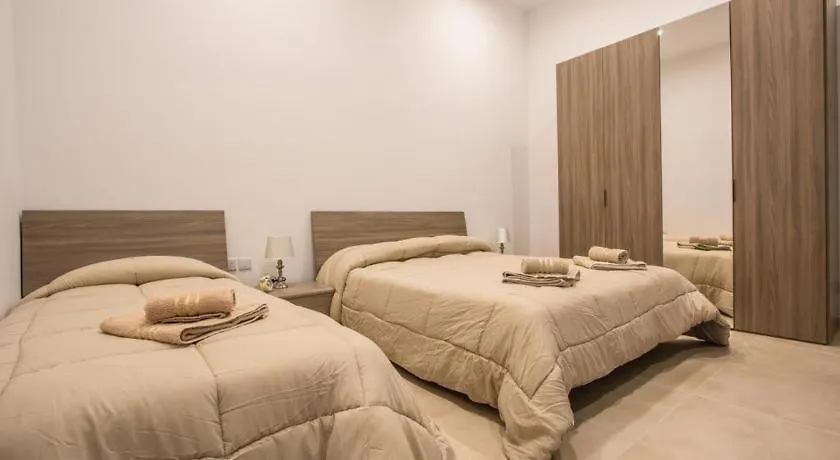 Sliema Central Seafront O'Clock B&B Malta Bed & Breakfast
